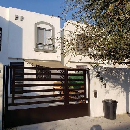 Comfortable And Private House 2 Bedrooms Wifi Parking Free มอนแตร์เรย์ ภายนอก รูปภาพ