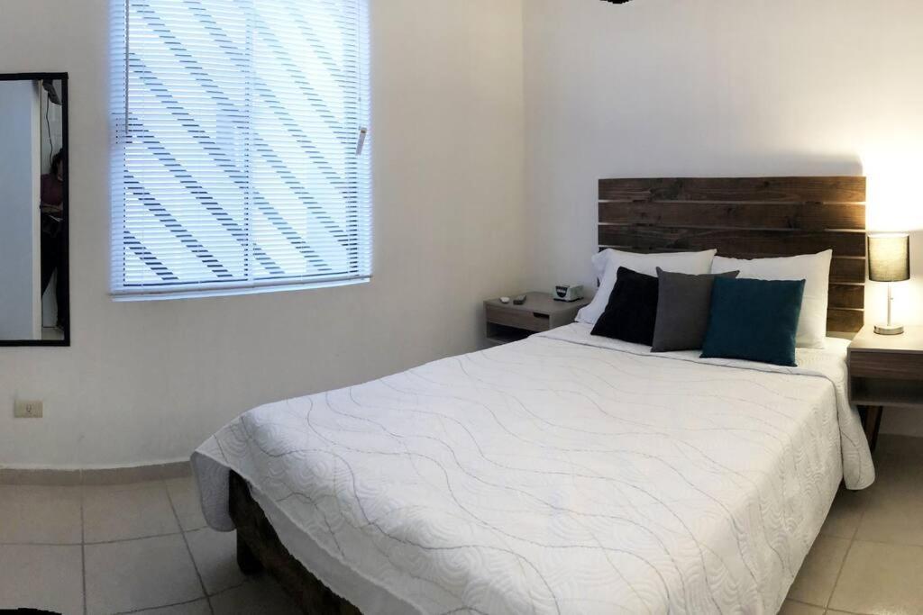 Comfortable And Private House 2 Bedrooms Wifi Parking Free มอนแตร์เรย์ ภายนอก รูปภาพ