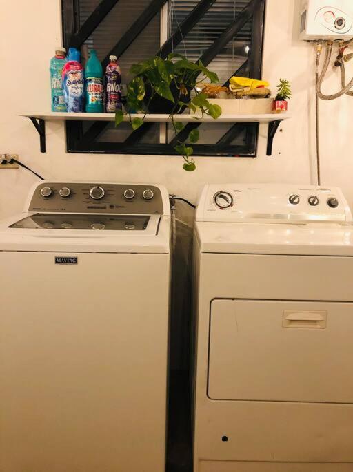 Comfortable And Private House 2 Bedrooms Wifi Parking Free มอนแตร์เรย์ ภายนอก รูปภาพ