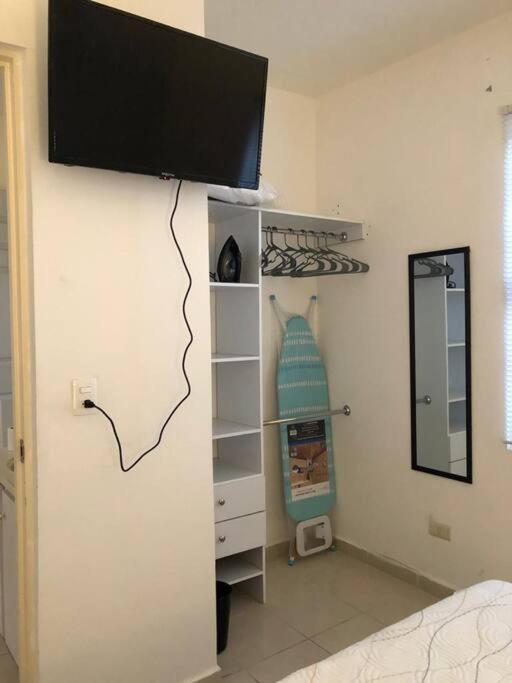 Comfortable And Private House 2 Bedrooms Wifi Parking Free มอนแตร์เรย์ ภายนอก รูปภาพ